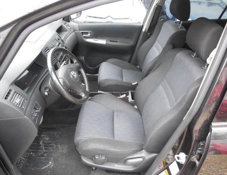 Toyota Corolla Verso 5