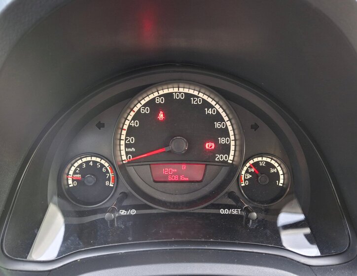 Volkswagen up! 16
