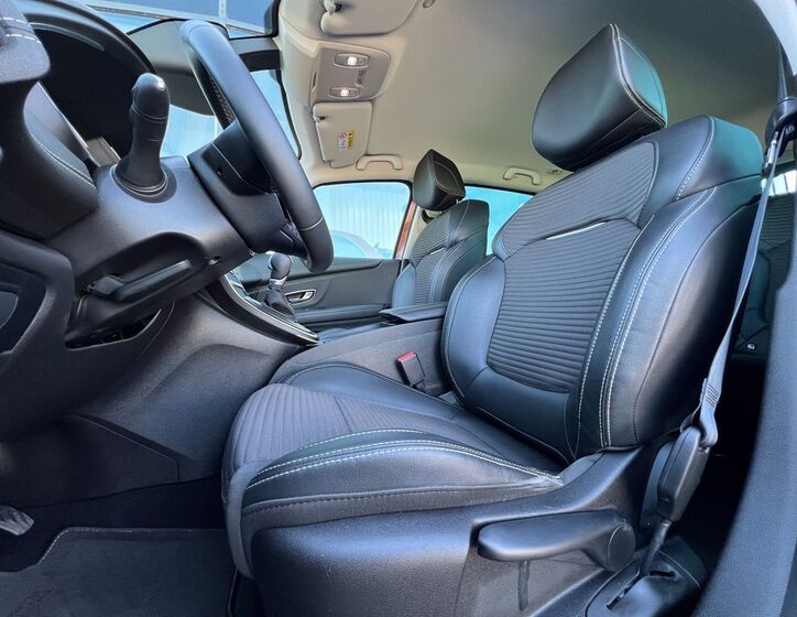 Renault Scénic 8