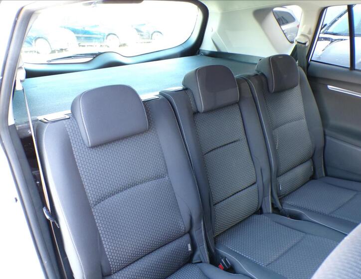 Toyota Verso 23