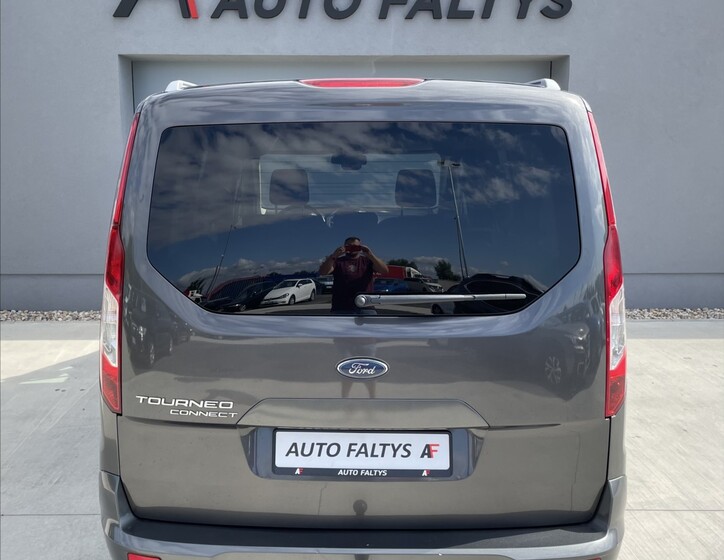 Ford Tourneo 4