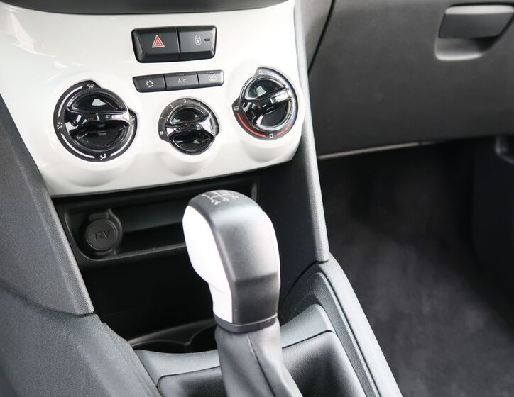 Peugeot 208 16