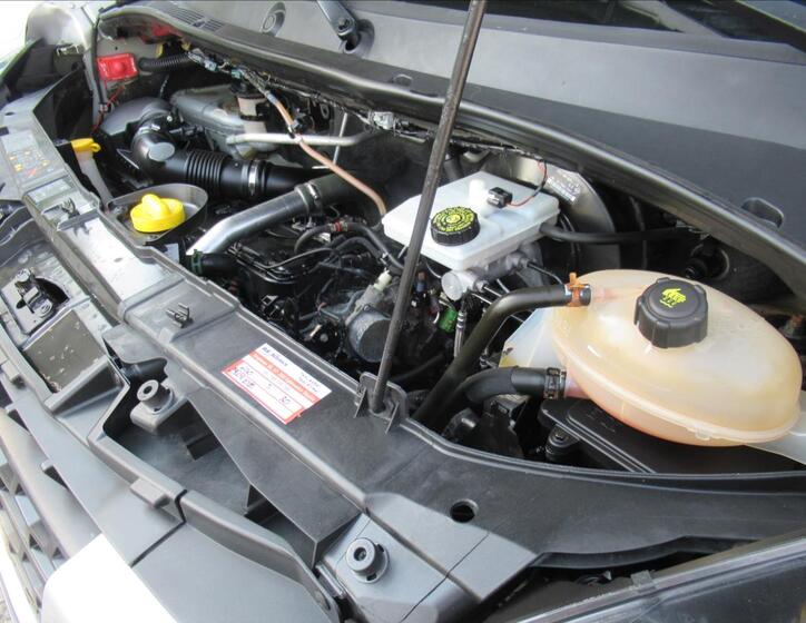 Nissan NV400 27