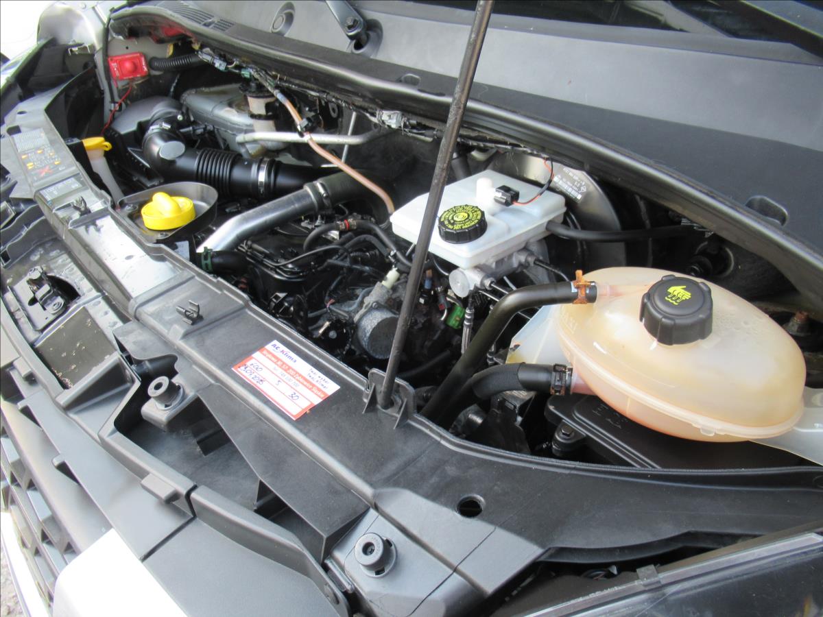 Nissan NV400