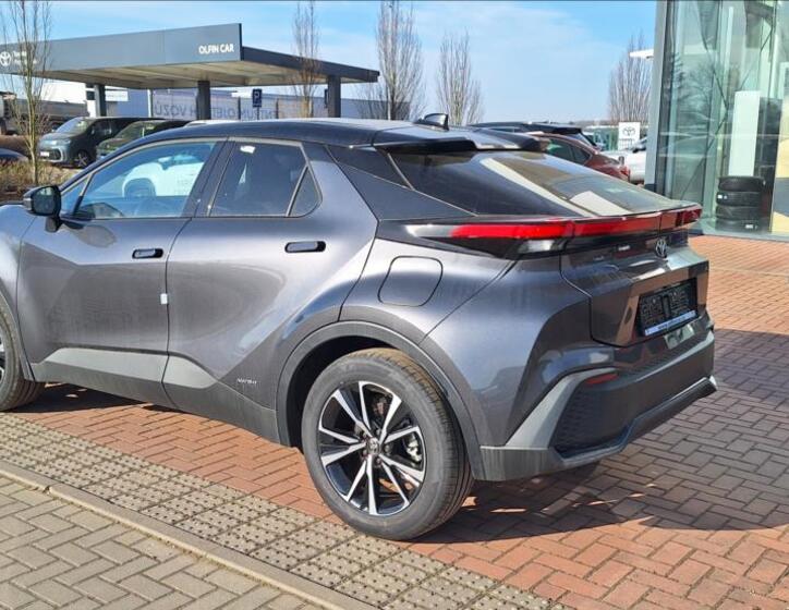 Toyota C-HR 7