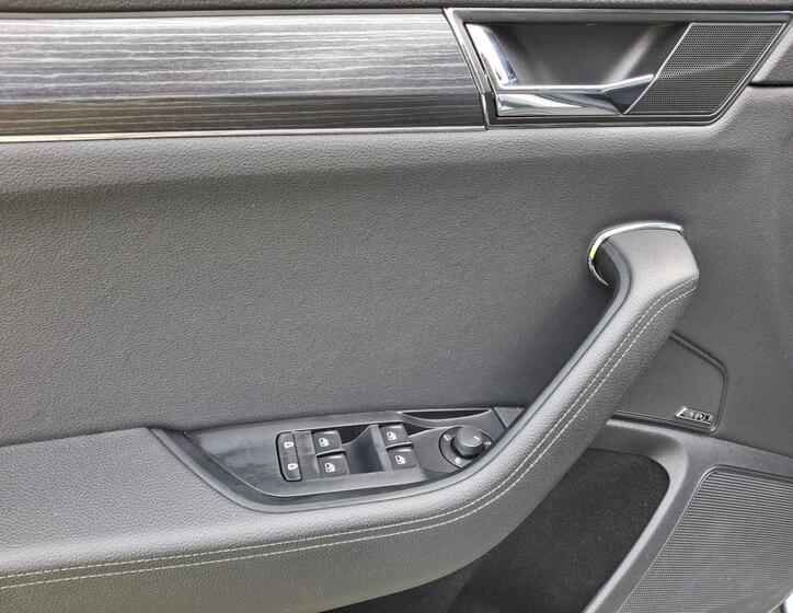 Škoda Superb 32