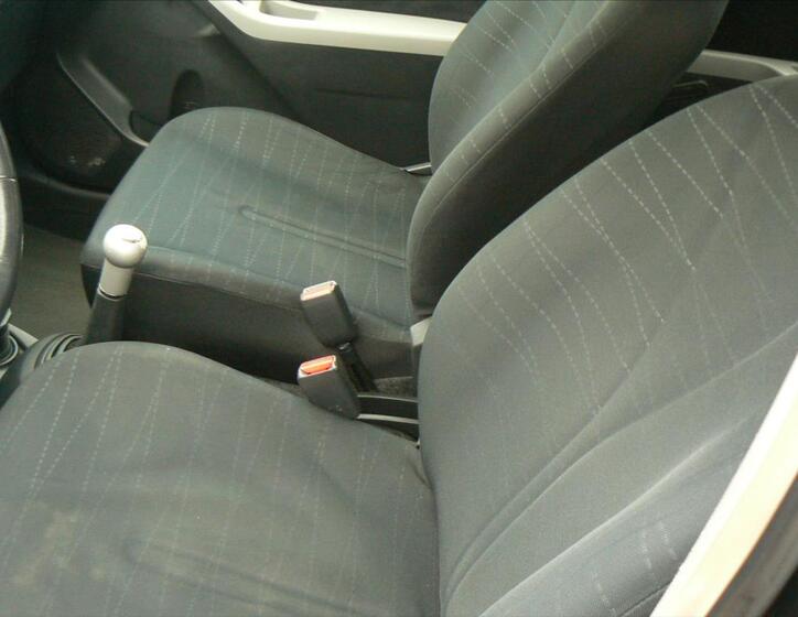 Toyota Yaris 16