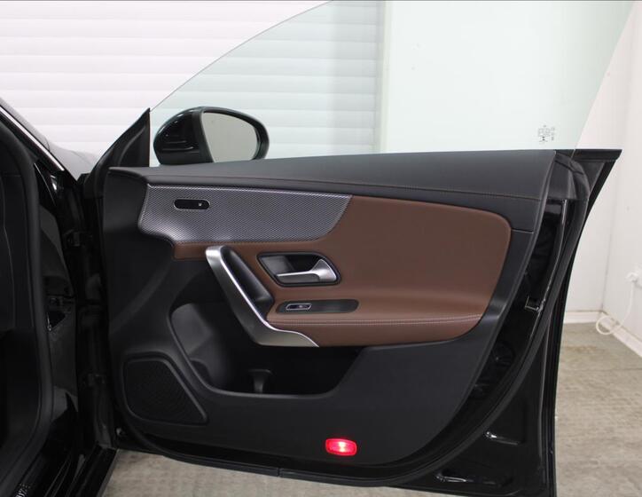 Mercedes-Benz CLA 28
