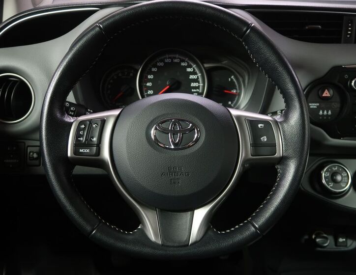 Toyota Yaris 15