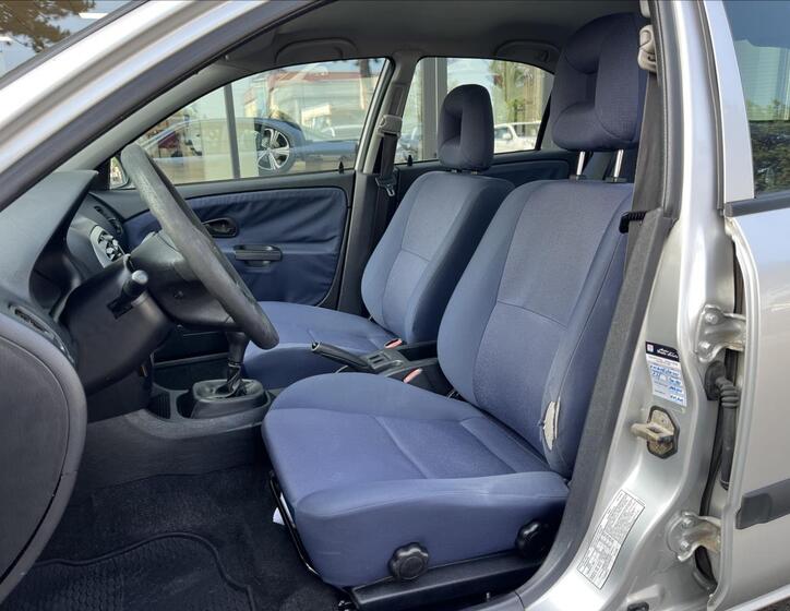 Mitsubishi Carisma 9