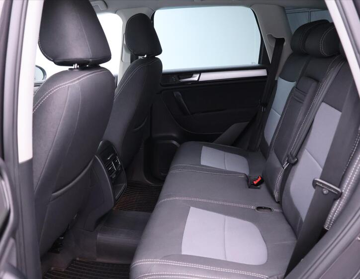Volkswagen Touareg 16