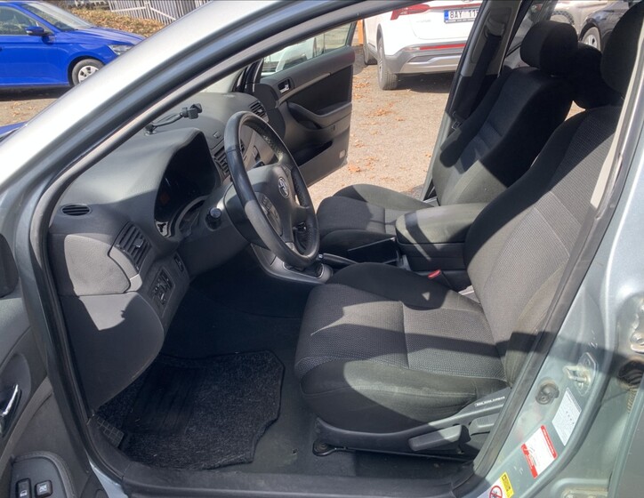 Toyota Avensis 13