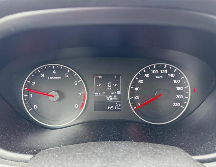Hyundai i20 15