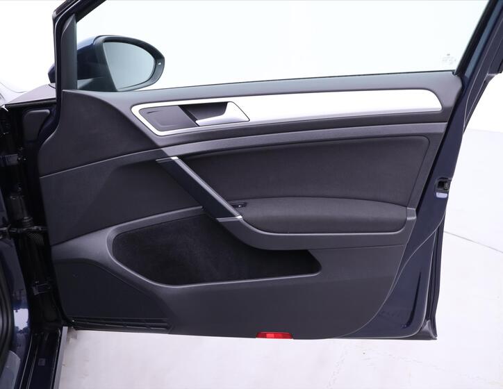 Volkswagen Golf 13