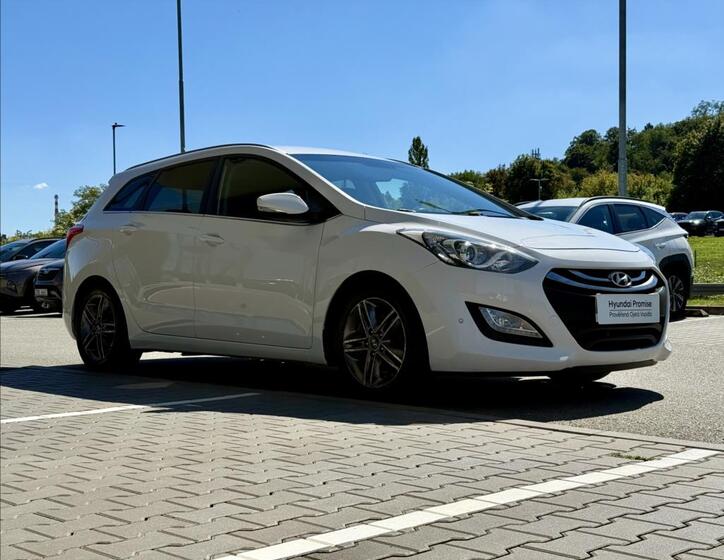 Hyundai i30 4