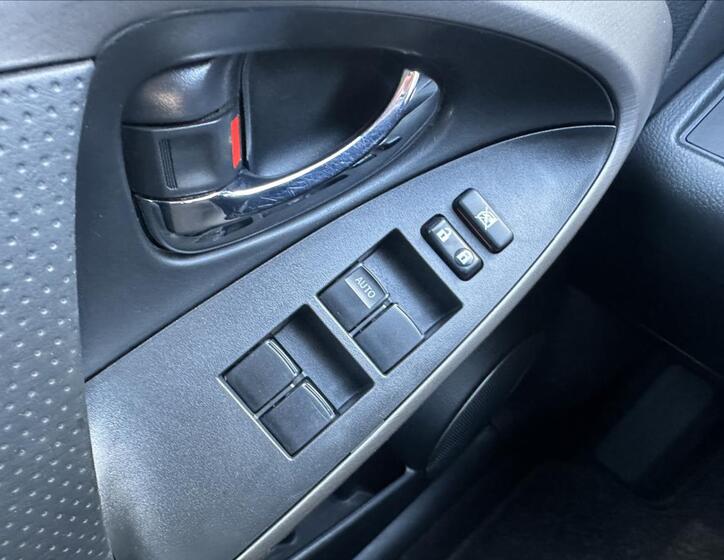 Toyota RAV4 17