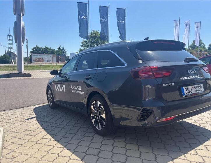 KIA Ceed 4