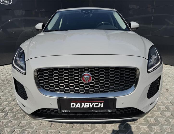 Jaguar E-Pace 4