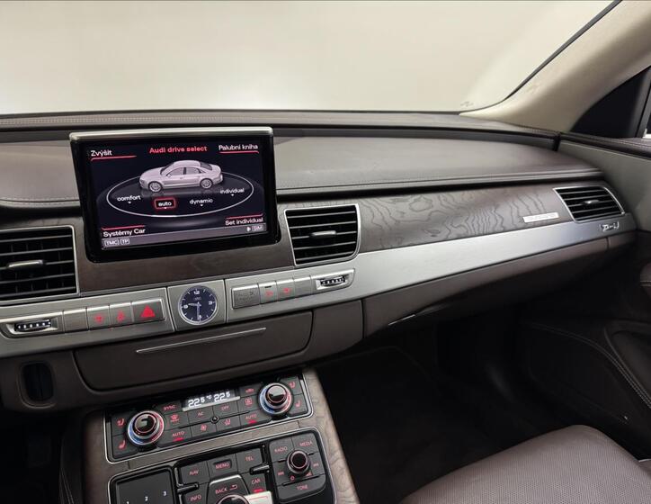 Audi A8 16