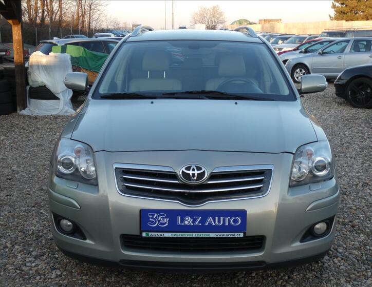 Toyota Avensis 2