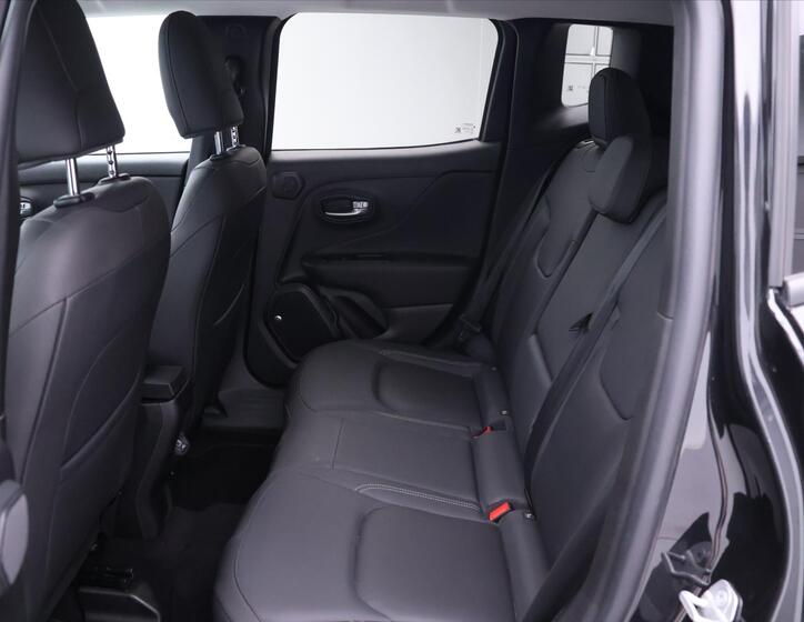 Jeep Renegade 13