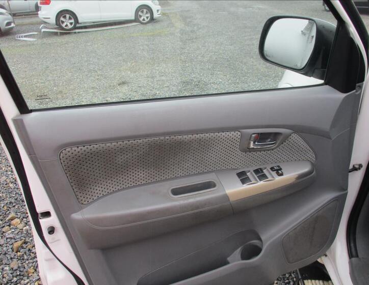 Toyota Hilux 12