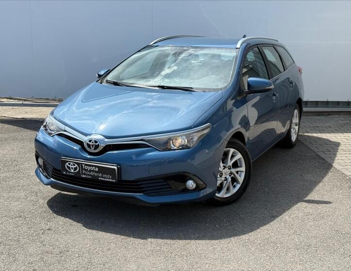 Toyota Auris 1