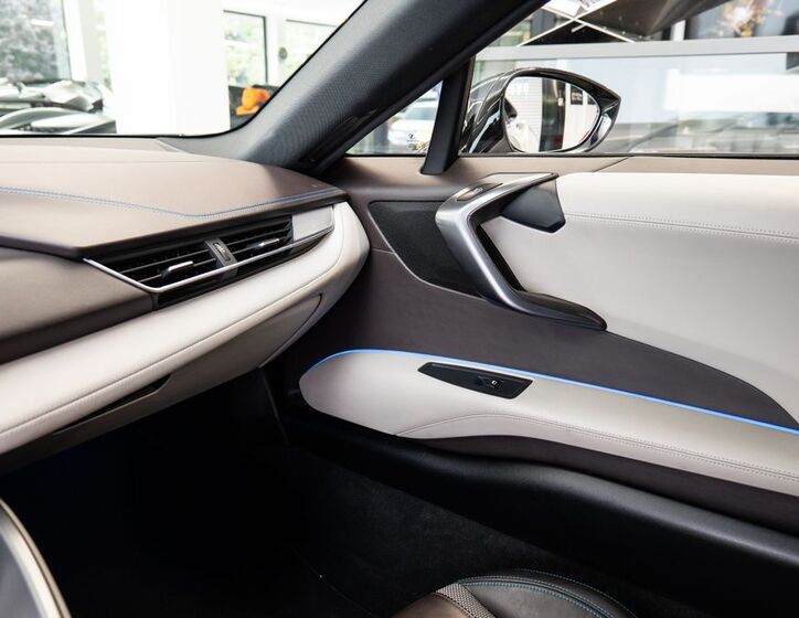 BMW i8 9