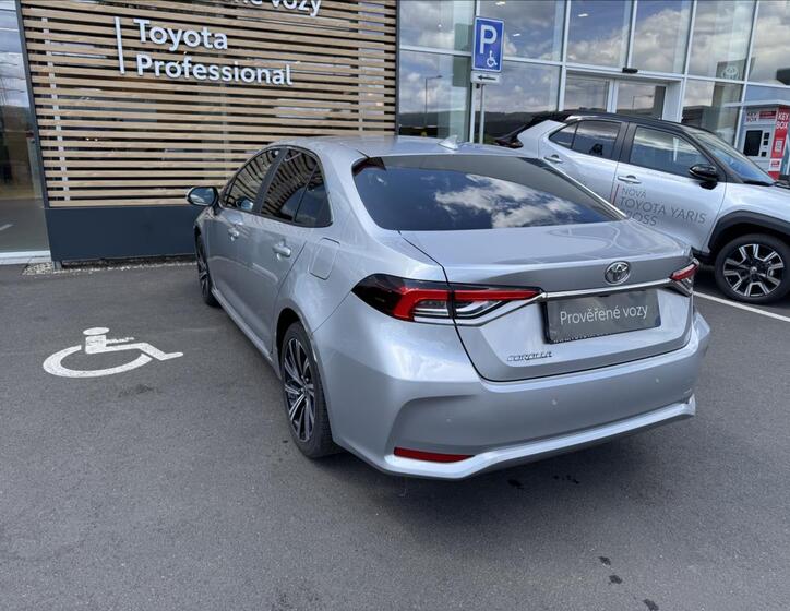 Toyota Corolla 15