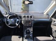 Ford Galaxy 13