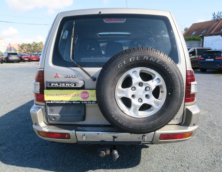 Mitsubishi Pajero 5