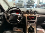 Ford Galaxy 18