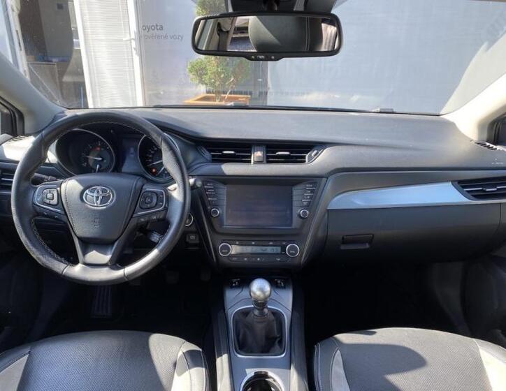 Toyota Avensis 13