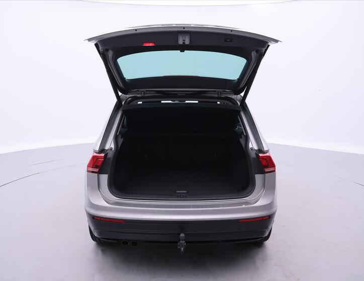 Volkswagen Tiguan 9
