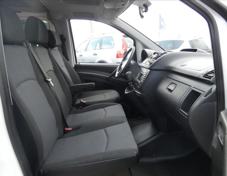 Mercedes-Benz Vito 9