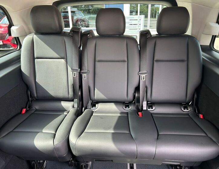Mercedes-Benz Vito 12