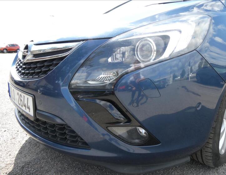Opel Zafira 4