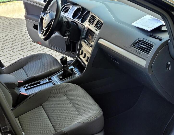 Volkswagen Golf 28