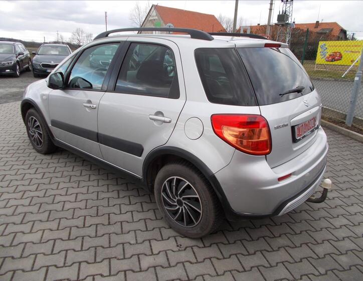 Suzuki SX4 11