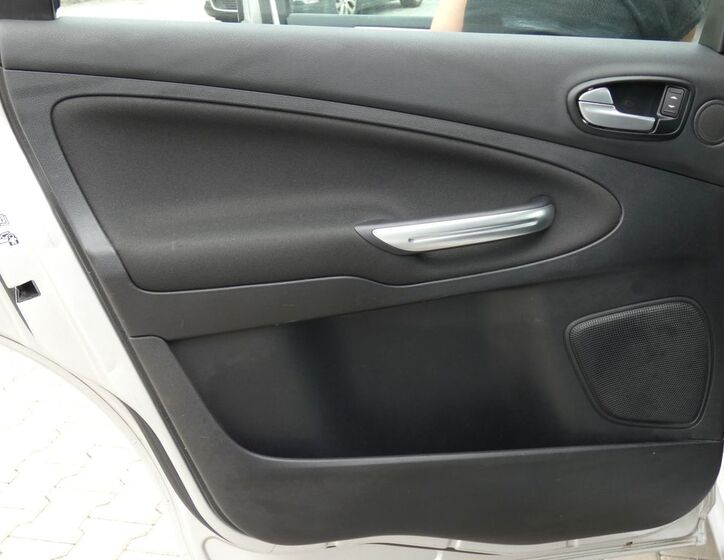Ford Galaxy 27
