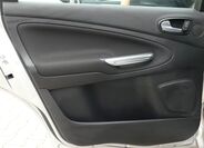 Ford Galaxy 27