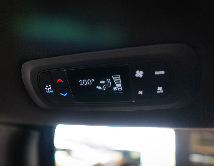 Chrysler Pacifica 32