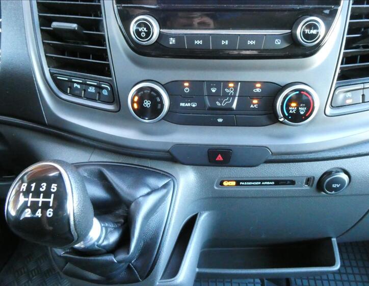 Ford Transit 28