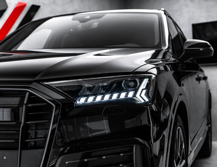 Audi Q7 8