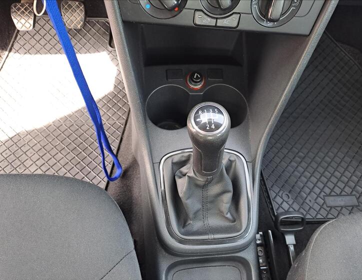 Volkswagen Polo 13