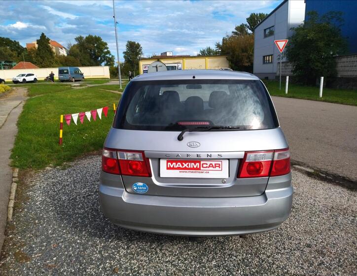 KIA Carens 6