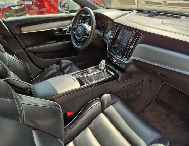 Volvo S90 13