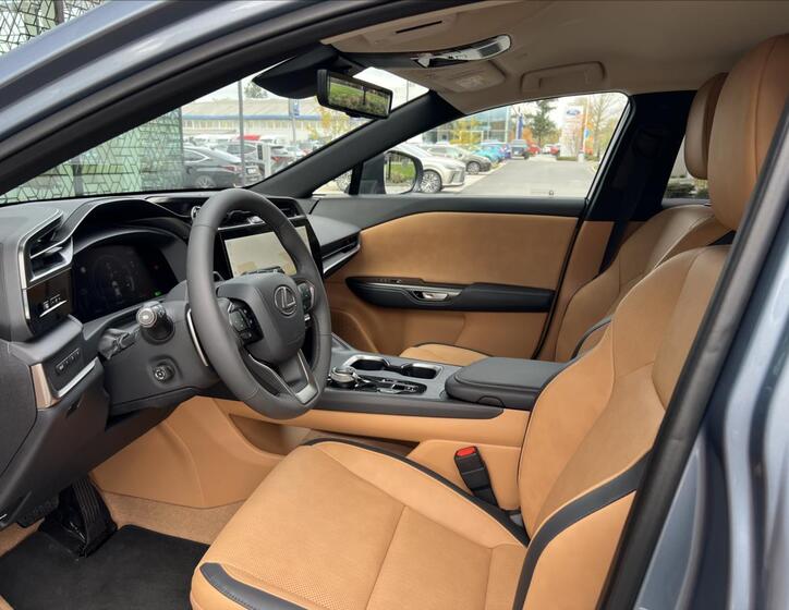 Lexus RZ 450e 8