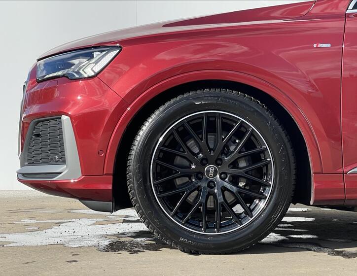 Audi Q7 21