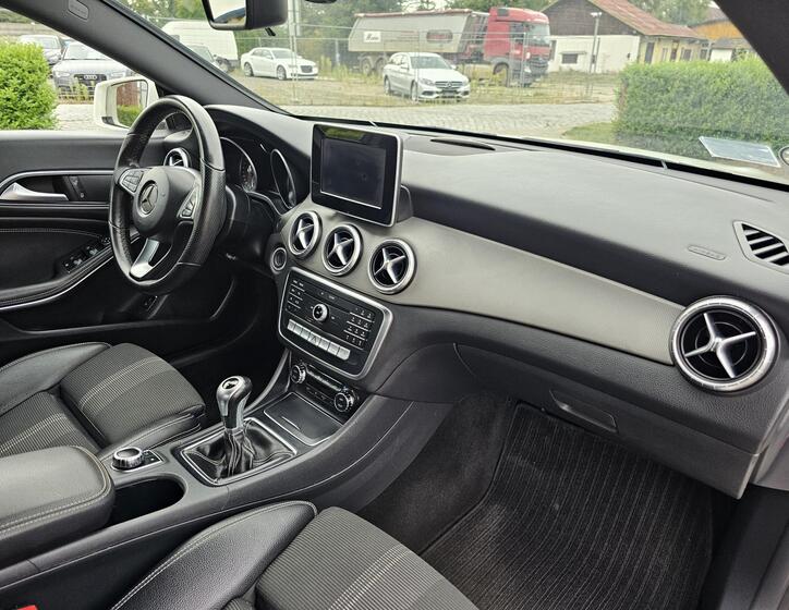 Mercedes-Benz CLA 32